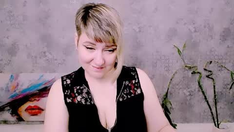 djullia online show from May 14, 7:04 am