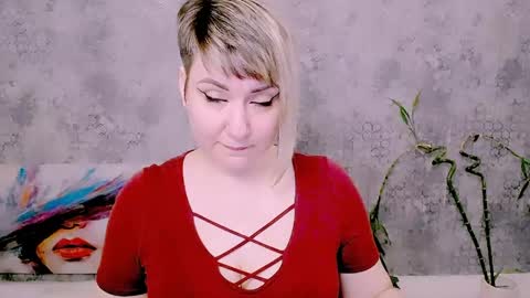 djullia online show from May 15, 6:42 am