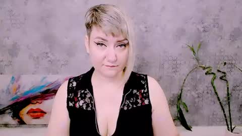 djullia online show from July 2, 6:19 am