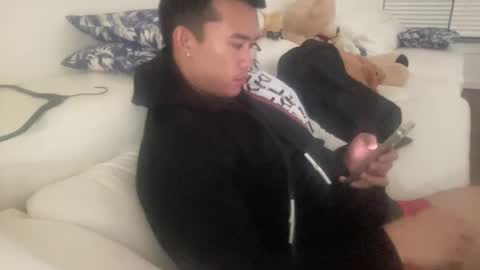 Snapshot of dlasian98 chatting on February 14, 1:34 am DL Asian Sissy online show from February 14, 1:34 am