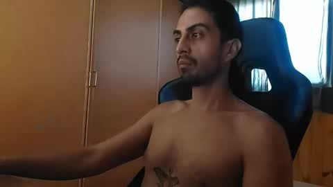 Snapshot of dmez chatting on February 19, 8:27 pm dmez online show from February 19, 8:27 pm