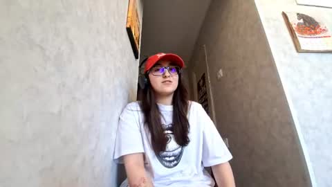 Snapshot of dodiebabikian chatting on July 16, 11:49 am Annie PVT IS OPEN online show from July 16, 11:49 am