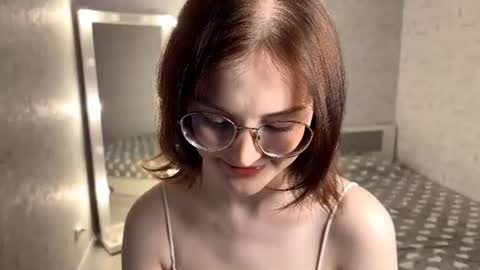 Snapshot of dodiebabikian chatting on July 17, 9:19 pm Annie PVT IS OPEN online show from July 17, 9:19 pm