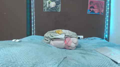 Snapshot of doeschi_fox chatting on June 1, 2:46 am doeschi_fox online show from June 1, 2:46 am