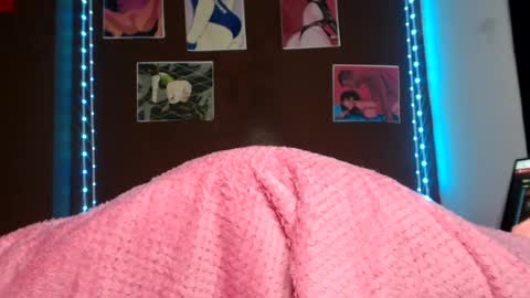 Snapshot of doeschi_fox chatting on July 22, 11:07 pm doeschi_fox online show from July 22, 11:07 pm