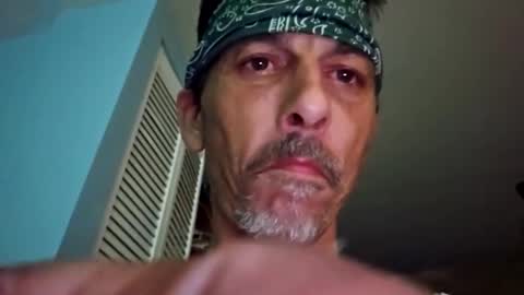 Snapshot of dogbone999081 chatting on September 29, 12:05 am dogbone999081 online show from September 29, 12:05 am