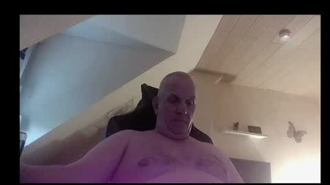 Snapshot of doggy2629 chatting on May 15, 6:37 pm doggy2629 online show from May 15, 6:37 pm