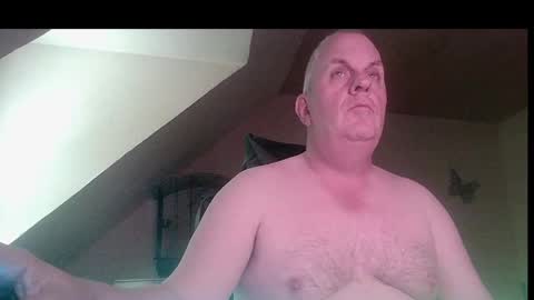 Snapshot of doggy2629 chatting on June 7, 6:28 am doggy2629 online show from June 7, 6:28 am