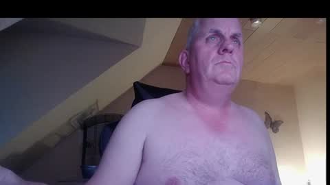 Snapshot of doggy2629 chatting on June 10, 8:08 pm doggy2629 online show from June 10, 8:08 pm