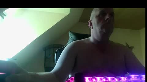 Snapshot of doggy2629 chatting on June 19, 9:57 am doggy2629 online show from June 19, 9:57 am