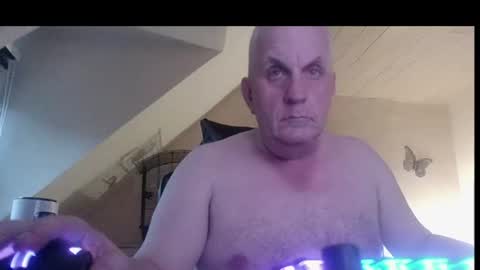 Snapshot of doggy2629 chatting on June 24, 7:57 pm doggy2629 online show from June 24, 7:57 pm