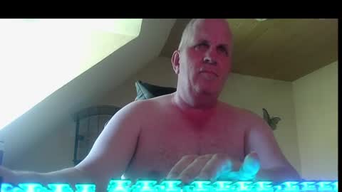 Snapshot of doggy2629 chatting on June 28, 10:43 am doggy2629 online show from June 28, 10:43 am