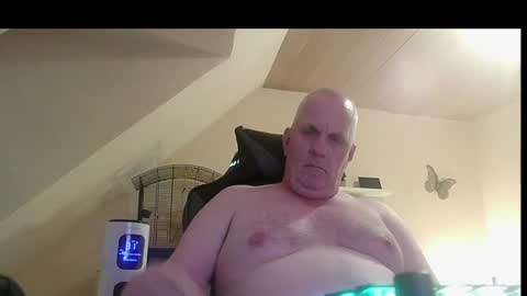 Snapshot of doggy2629 chatting on July 1, 5:56 pm doggy2629 online show from July 1, 5:56 pm
