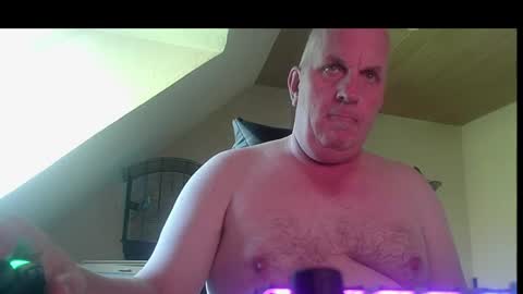 Snapshot of doggy2629 chatting on July 10, 8:07 am doggy2629 online show from July 10, 8:07 am