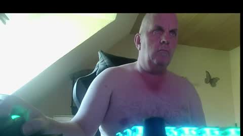 Snapshot of doggy2629 chatting on July 11, 8:39 am doggy2629 online show from July 11, 8:39 am