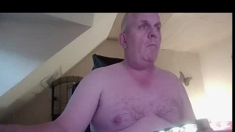 Snapshot of doggy2629 chatting on July 27, 5:09 pm doggy2629 online show from July 27, 5:09 pm