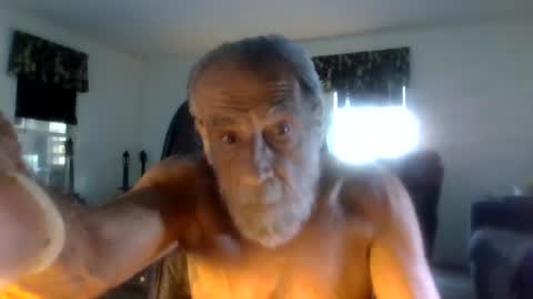 Snapshot of dogluc7 chatting on June 11, 7:12 pm dogluc7 online show from June 11, 7:12 pm