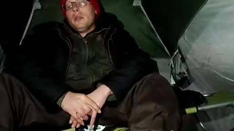 Snapshot of dogmaster95 chatting on November 17, 5:24 am dogmaster95 online show from November 17, 5:24 am