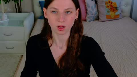 Snapshot of dolce_moments chatting on June 1, 5:31 am Doly online show from June 1, 5:31 am