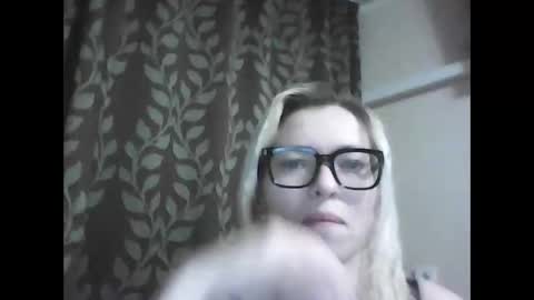 Snapshot of dolce_tempt chatting on December 17, 6:47 pm dolce_tempt online show from December 17, 6:47 pm