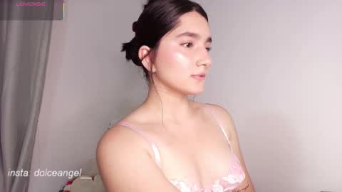 Snapshot of dolceangel__ chatting on October 2, 10:28 pm Blair online show from October 2, 10:28 pm