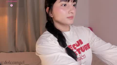Snapshot of dolceangel__ chatting on June 15, 3:20 am Blair online show from June 15, 3:20 am