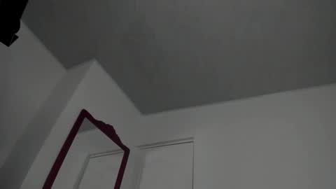 Snapshot of doll10starx chatting on February 7, 12:42 am Ludika Santiago online show from February 7, 12:42 am