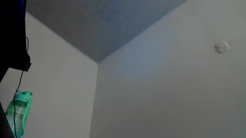 Snapshot of doll10starx chatting on March 1, 10:21 pm Ludika Santiago online show from March 1, 10:21 pm