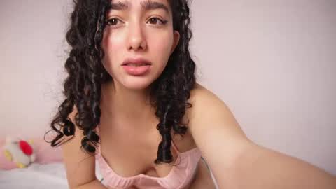Snapshot of doll4you_ chatting on June 8, 7:58 pm Alice y Ros online show from June 8, 7:58 pm