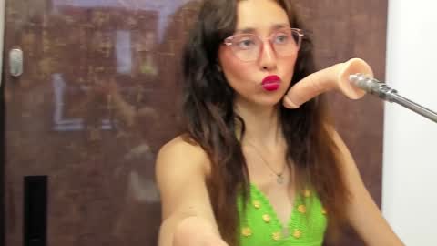 Bella  online show from February 1, 8:16 pm