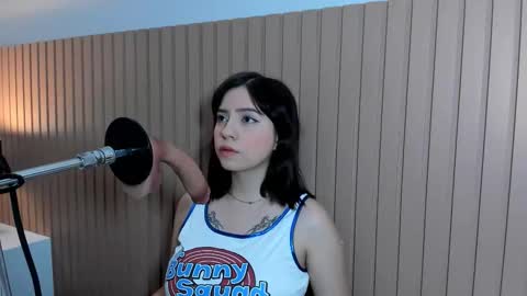 Bella  online show from December 20, 7:32 pm