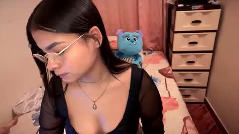 Snapshot of doll_dolcce chatting on October 19, 5:41 am doll dolcce online show from October 19, 5:41 am