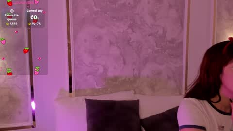 Snapshot of doll_eyeess_ chatting on November 4, 2:10 am D online show from November 4, 2:10 am