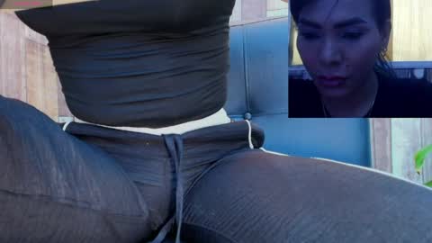 Snapshot of doll_lorenn26 chatting on May 10, 6:13 pm doll_lorenn26 online show from May 10, 6:13 pm