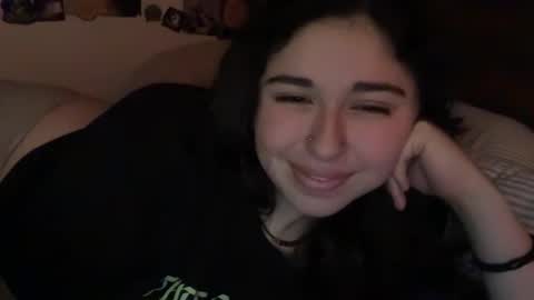 Snapshot of doll_lovely chatting on April 4, 4:22 am Doll online show from April 4, 4:22 am