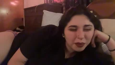 Snapshot of doll_lovely chatting on April 11, 4:39 am Doll online show from April 11, 4:39 am