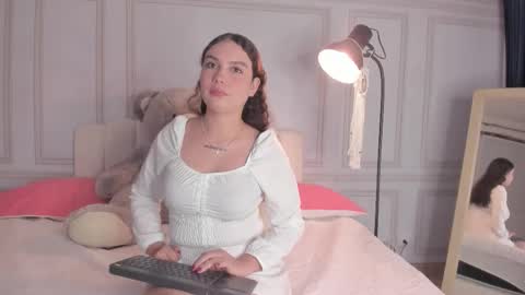Snapshot of doll_valeria_ chatting on November 24, 11:32 am doll_valeria_ online show from November 24, 11:32 am