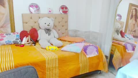 ilona online show from April 29, 5:44 am