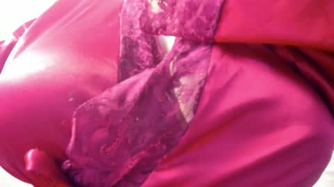 Call me Zoe  online show from March 13, 9:05 am