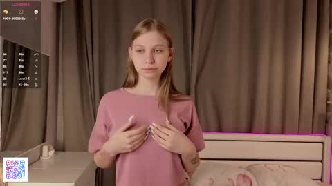 Snapshot of dollyburruss chatting on October 25, 6:13 pm Emilia online show from October 25, 6:13 pm