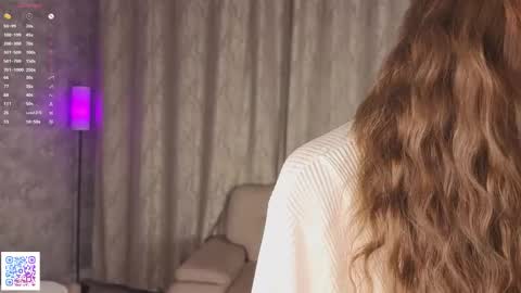 Snapshot of dollyburruss chatting on November 27, 4:14 am Emilia online show from November 27, 4:14 am