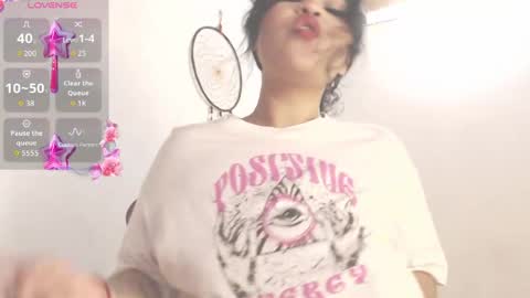 Snapshot of dollysweet666 chatting on May 29, 1:47 am dollysweet666 online show from May 29, 1:47 am