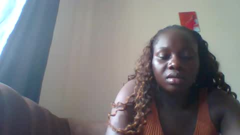 dollyvee online show from May 5, 12:02 pm