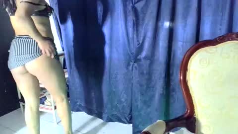 Snapshot of dollywdoll chatting on February 28, 3:18 am dollywdoll online show from February 28, 3:18 am