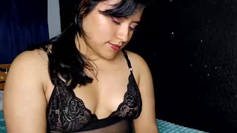 Snapshot of dollywdoll chatting on June 2, 3:19 am dollywdoll online show from June 2, 3:19 am