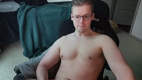 Snapshot of doloresman chatting on July 7, 7:18 pm doloresman online show from July 7, 7:18 pm