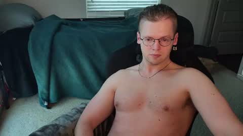 Snapshot of doloresman chatting on July 20, 12:36 am doloresman online show from July 20, 12:36 am
