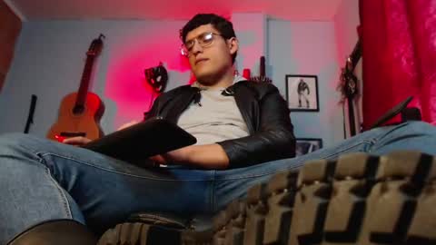 Snapshot of dom2travelers_sm chatting on September 18, 9:28 pm Diego Castell online show from September 18, 9:28 pm