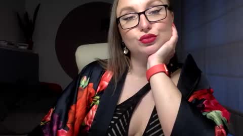 DOM MUMMY online show from October 17, 5:32 am