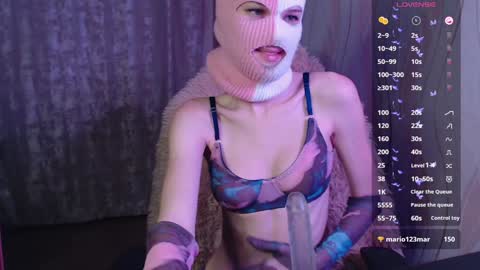 domiiniicana online show from December 7, 10:17 pm